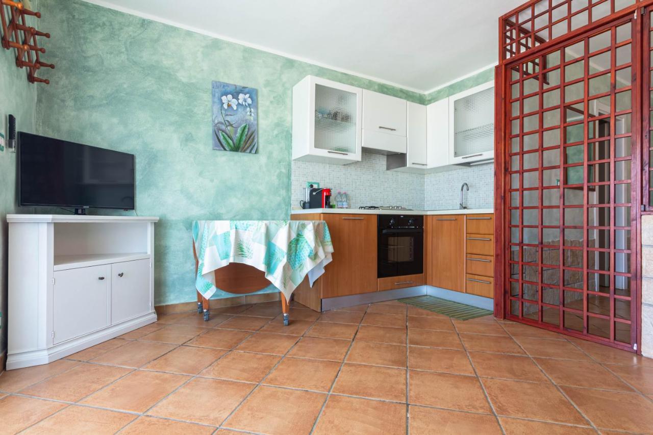 Roccabianca Rooms & Studios Стинтино Экстерьер фото