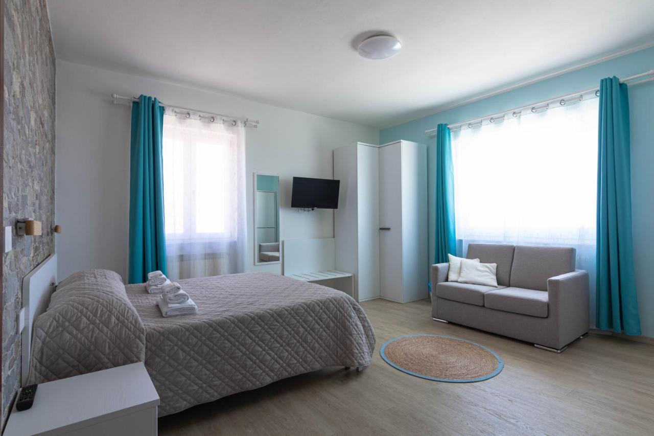 Roccabianca Rooms & Studios Стинтино Экстерьер фото