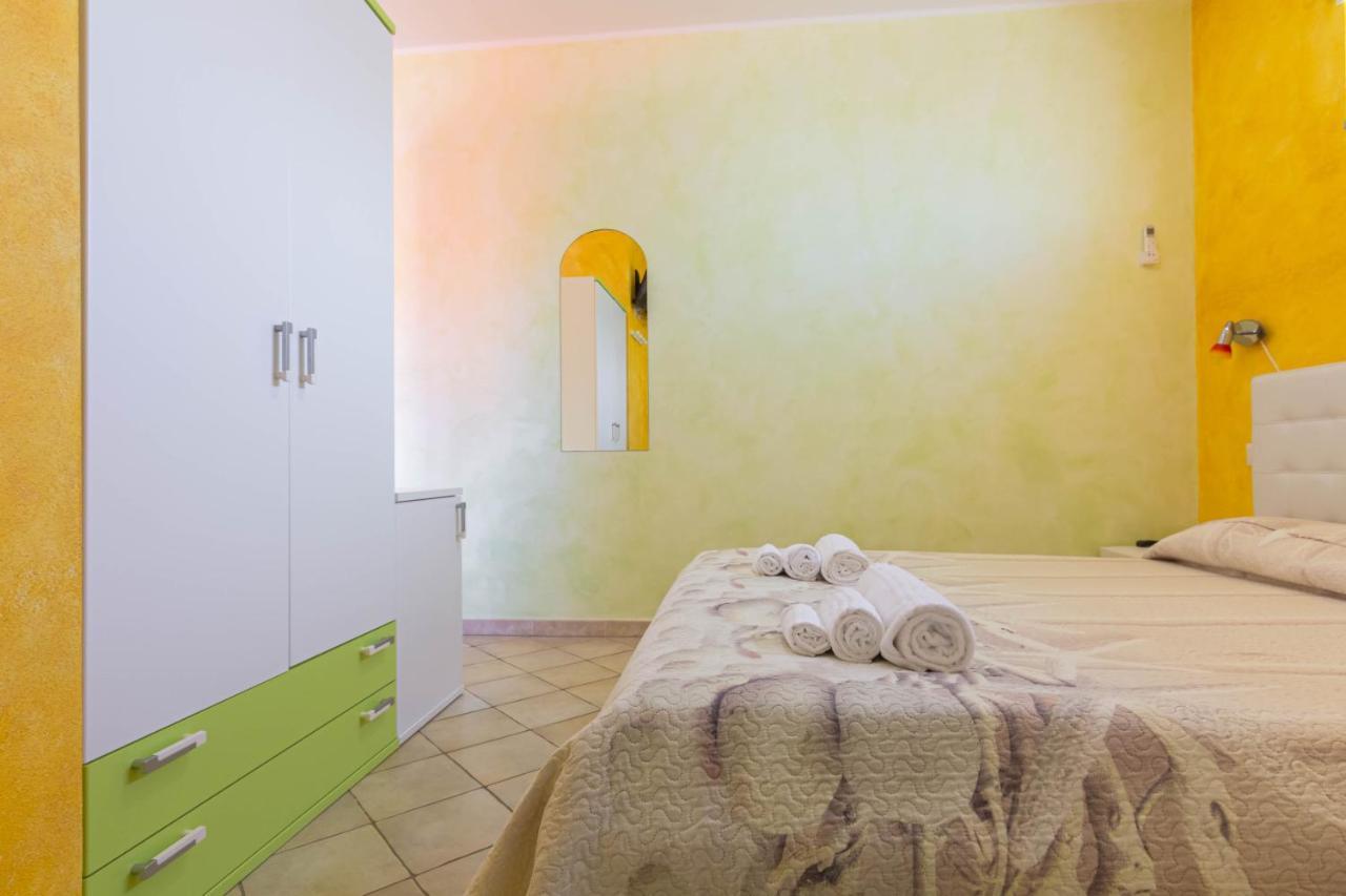 Roccabianca Rooms & Studios Стинтино Экстерьер фото