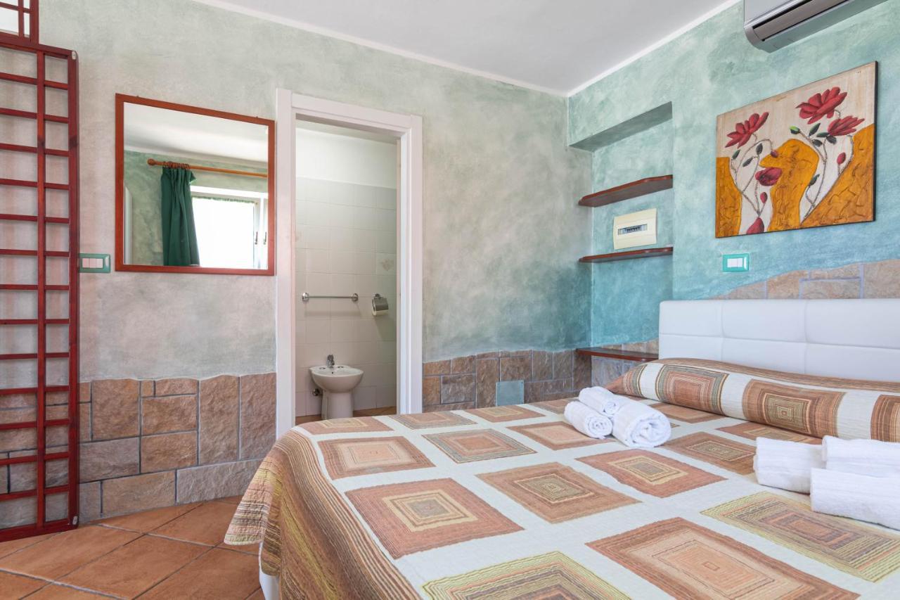 Roccabianca Rooms & Studios Стинтино Экстерьер фото